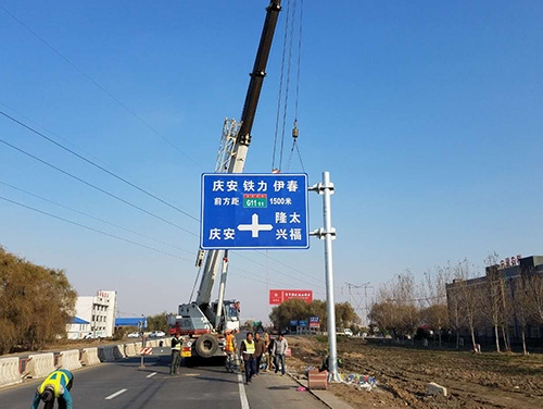 咸阳咸阳道路护栏网网片该如何进行正确的选购呢？