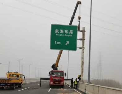 咸阳咸阳悬臂式交通标志杆